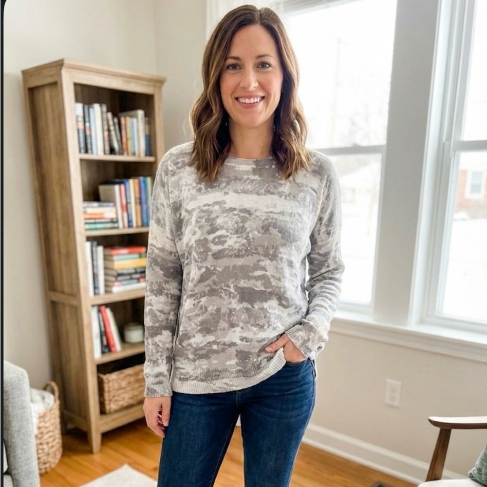 Rock & Republic Gray Camo Sweatshirt